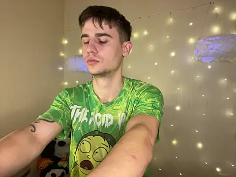 Snapshot of Mike_severi2 chatting on 02-15-25, 05:41 Mike severi2 online show from 02-15-25, 05:41