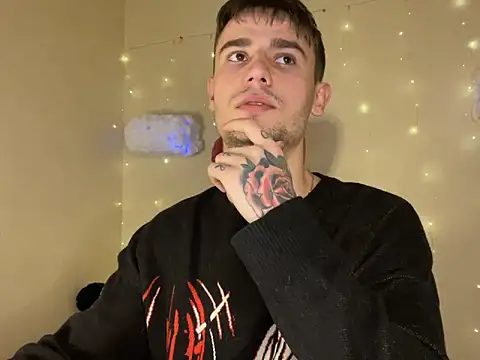 Snapshot of Mike_severi2 chatting on 02-18-25, 01:22 Mike severi2 online show from 02-18-25, 01:22