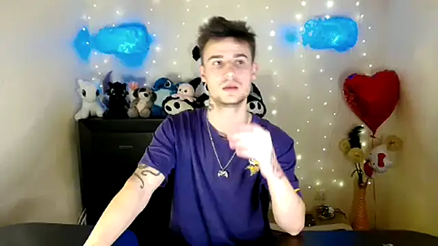 Snapshot of Mike_severi2 chatting on 02-22-25, 04:30 Mike severi2 online show from 02-22-25, 04:30