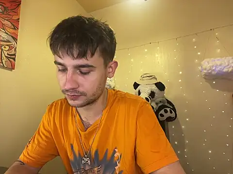 Snapshot of Mike_severi2 chatting on 02-24-25, 08:17 Mike severi2 online show from 02-24-25, 08:17