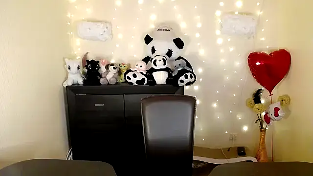 Snapshot of Mike_severi2 chatting on 02-26-25, 10:15 Mike severi2 online show from 02-26-25, 10:15