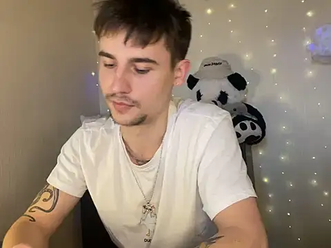 Snapshot of Mike_severi2 chatting on 02-26-25, 01:19 Mike severi2 online show from 02-26-25, 01:19