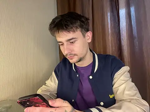 Snapshot of Mike_severi2 chatting on 03-03-25, 12:58 Mike severi2 online show from 03-03-25, 12:58