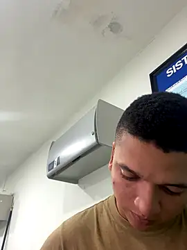 Snapshot of Sebastian2415 chatting on 01-06-26, 09:13 Sebastian2415 online show from 01-06-26, 09:13