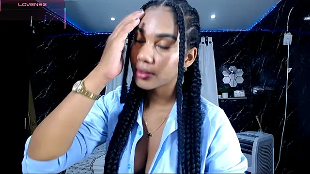 Hillary queen online show from 10-19-25, 01:01