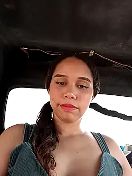 Snapshot of emma-19- chatting on 03-19-25, 09:37 emma-19- online show from 03-19-25, 09:37