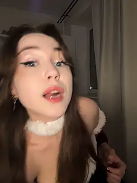 Snapshot of Peachy_Dream chatting on 12-25-24, 01:10 Peachy Dream online show from 12-25-24, 01:10