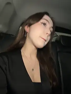 Snapshot of Peachy_Dream chatting on 01-22-25, 10:15 Peachy Dream online show from 01-22-25, 10:15