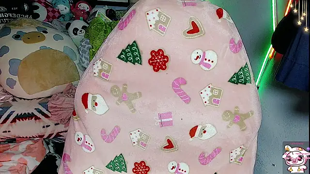 Snapshot of EmGreens chatting on 03-23-25, 07:20 EmGreens online show from 03-23-25, 07:20