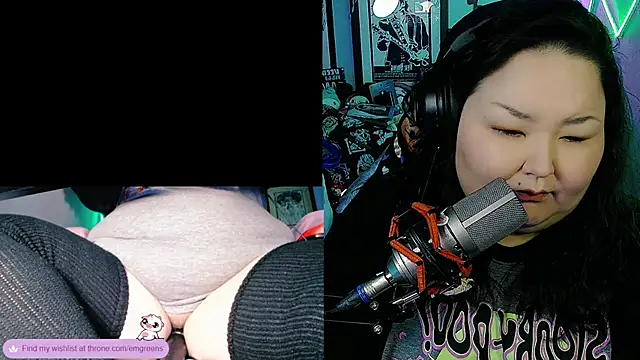 Snapshot of EmGreens chatting on 10-25-25, 03:25 EmGreens online show from 10-25-25, 03:25