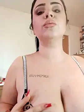 Snapshot of AdelinaJude chatting on 03-14-25, 10:18 AdelinaJude online show from 03-14-25, 10:18