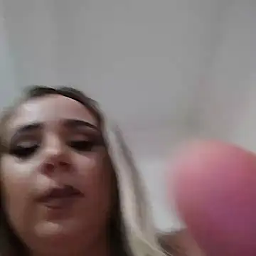 Snapshot of AdelinaJude chatting on 10-24-25, 09:33 AdelinaJude online show from 10-24-25, 09:33