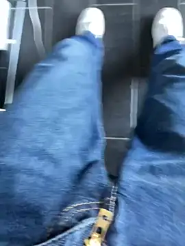 Snapshot of tomlolala chatting on 10-04-25, 09:40 tomlolala online show from 10-04-25, 09:40