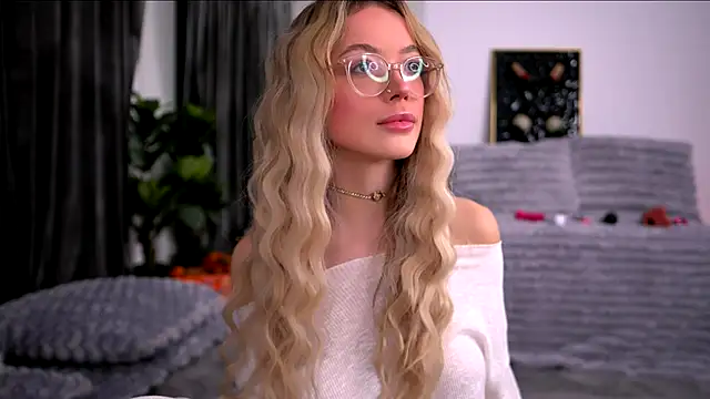 KylieJoyce online show from 11-27-25, 10:45