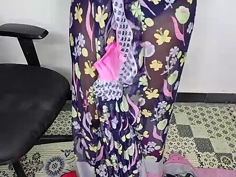 Snapshot of shila20 chatting on 02-28-25, 12:43 shila20 online show from 02-28-25, 12:43