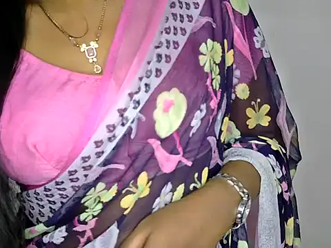 Snapshot of shila20 chatting on 03-09-25, 04:27 shila20 online show from 03-09-25, 04:27