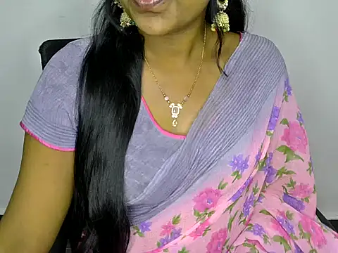 Snapshot of shila20 chatting on 03-19-25, 11:28 shila20 online show from 03-19-25, 11:28