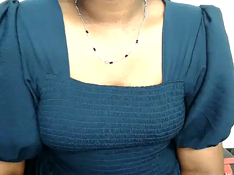 Snapshot of shila20 chatting on 11-03-25, 11:37 shila20 online show from 11-03-25, 11:37