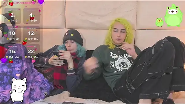 -kisa  online show from 10-16-25, 02:12