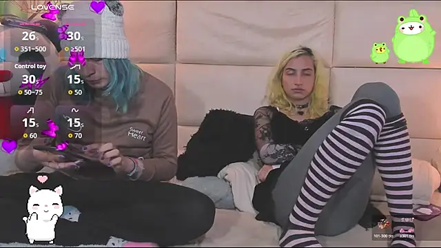 -kisa  online show from 12-18-25, 02:17