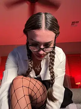 TinyMimi online show from 10-26-25, 01:00