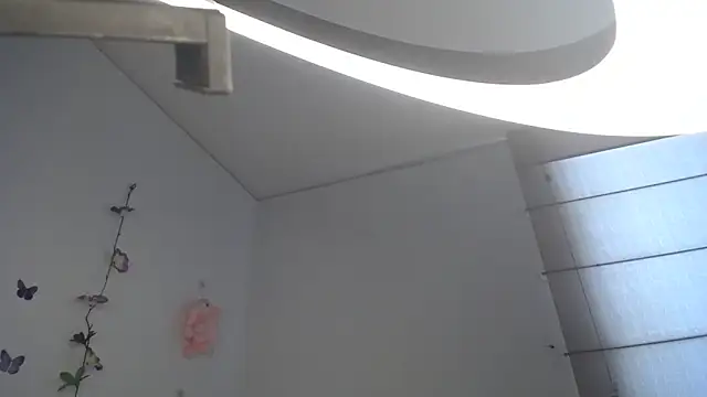 Julieta Hass online show from 11-15-25, 03:52