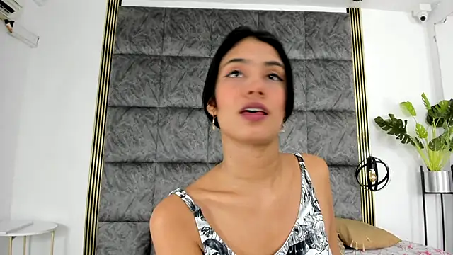 LaurenRodriiguez online show from 02-06-25, 12:37