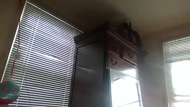 Snapshot of KatieBARBiE98 chatting on 09-25-25, 10:02 KatieBARBiE98 online show from 09-25-25, 10:02