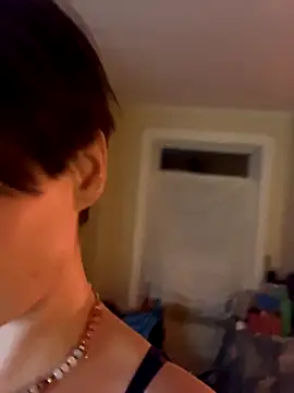 Snapshot of KatieBARBiE98 chatting on 10-27-25, 04:49 KatieBARBiE98 online show from 10-27-25, 04:49