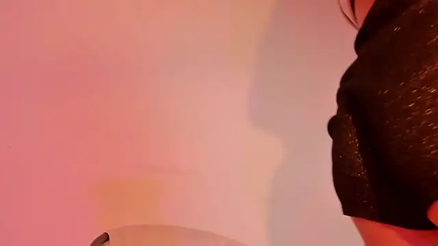 HarleyRedd online show from 02-25-25, 06:47