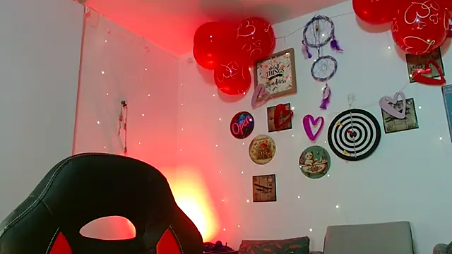 Snapshot of catalinamommyx chatting on 02-10-26, 02:04 catalinamommyx online show from 02-10-26, 02:04