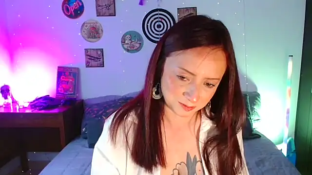 Snapshot of catalinamommyx chatting on 02-22-26, 09:35 catalinamommyx online show from 02-22-26, 09:35