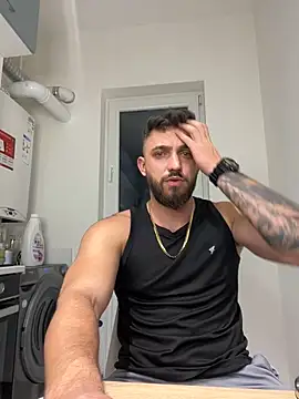 Snapshot of LoveIsBlind_ chatting on 12-15-24, 08:47 LoveIsBlind  online show from 12-15-24, 08:47