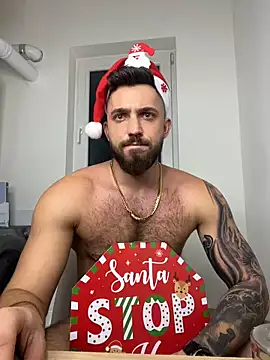 Snapshot of LoveIsBlind_ chatting on 12-26-24, 12:03 LoveIsBlind  online show from 12-26-24, 12:03