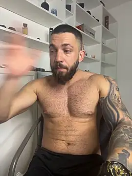 Snapshot of LoveIsBlind_ chatting on 09-23-25, 03:53 LoveIsBlind  online show from 09-23-25, 03:53