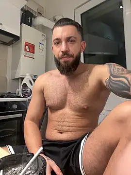 Snapshot of LoveIsBlind_ chatting on 10-19-25, 02:45 LoveIsBlind  online show from 10-19-25, 02:45