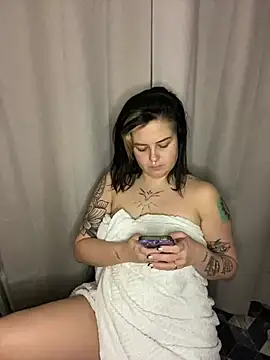 Snapshot of NaomiSquirts chatting on 12-09-24, 11:03 NaomiSquirts online show from 12-09-24, 11:03