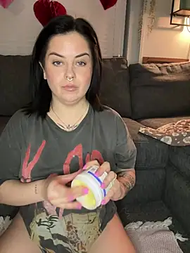 Snapshot of NaomiSquirts chatting on 02-14-25, 09:53 NaomiSquirts online show from 02-14-25, 09:53