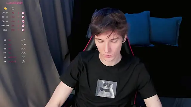 Snapshot of Unholy_Halo chatting on 01-28-25, 04:19 Unholy Halo online show from 01-28-25, 04:19