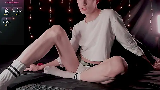 Snapshot of Unholy_Halo chatting on 09-18-25, 06:26 Unholy Halo online show from 09-18-25, 06:26