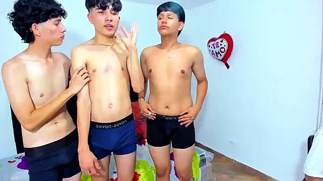 Alexander and Xiao online show from 02-26-25, 01:21