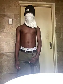 Snapshot of Thickdaddy3 chatting on 09-17-25, 09:44 Thickdaddy3 online show from 09-17-25, 09:44