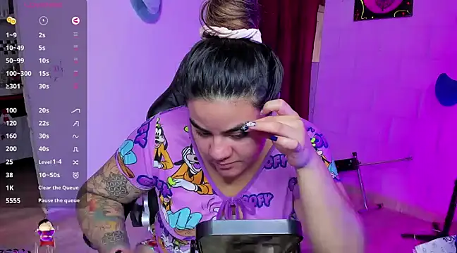 Sharon hils online show from 12-02-24, 01:46