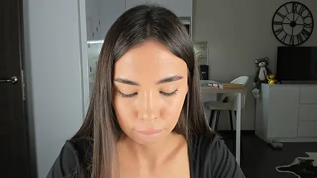 nilliluv online show from 11-17-25, 08:09