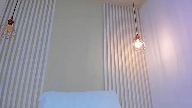 annawelk  online show from 12-04-24, 01:53
