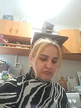 Malichkaanna30 online show from 09-28-25, 12:21