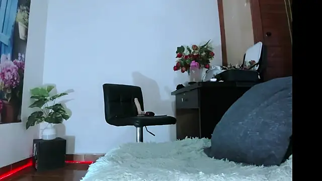 Snapshot of Chanel_shaw chatting on 03-06-25, 11:53 Chanel shaw online show from 03-06-25, 11:53