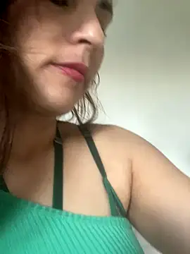 Snapshot of Chanel_shaw chatting on 10-18-25, 03:13 Chanel shaw online show from 10-18-25, 03:13