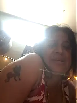 Snapshot of Hot_Queen77 chatting on 02-19-25, 09:03 Hot Queen77 online show from 02-19-25, 09:03