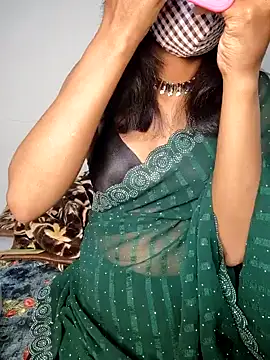 Snapshot of Raat_ki_rani_ chatting on 02-08-25, 01:11 Raat ki rani  online show from 02-08-25, 01:11